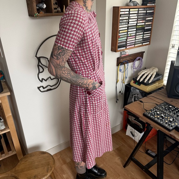 Vintage 40s Princess Peggy Red Microplaid Full Button Day Dress ~ Size Medium - Picture 2 of 8